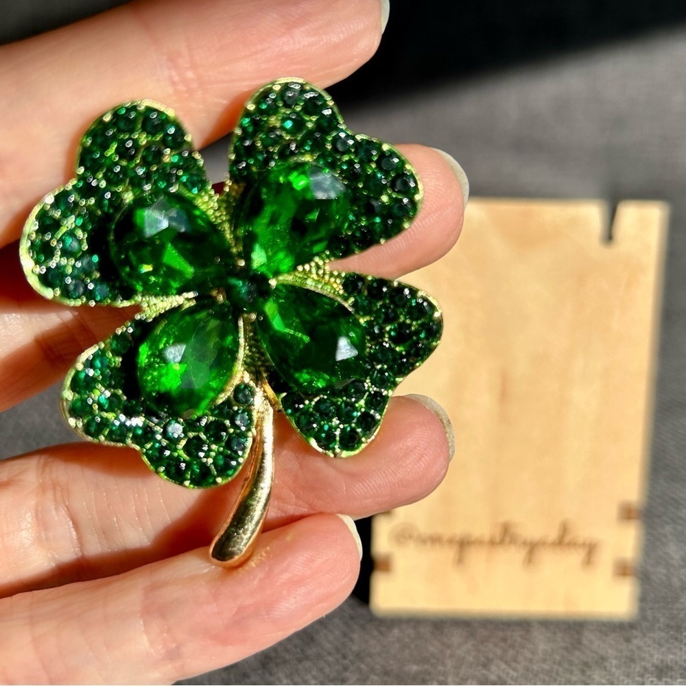 Fashion Rhinestone Four Leaf Clover, Shamrock Brooch, Pin, Green, Gold, Sparkly